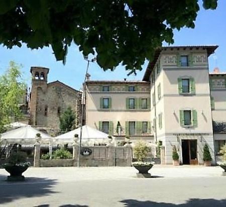 Cora Hotels Leon D'Oro CastellʼArquato エクステリア 写真
