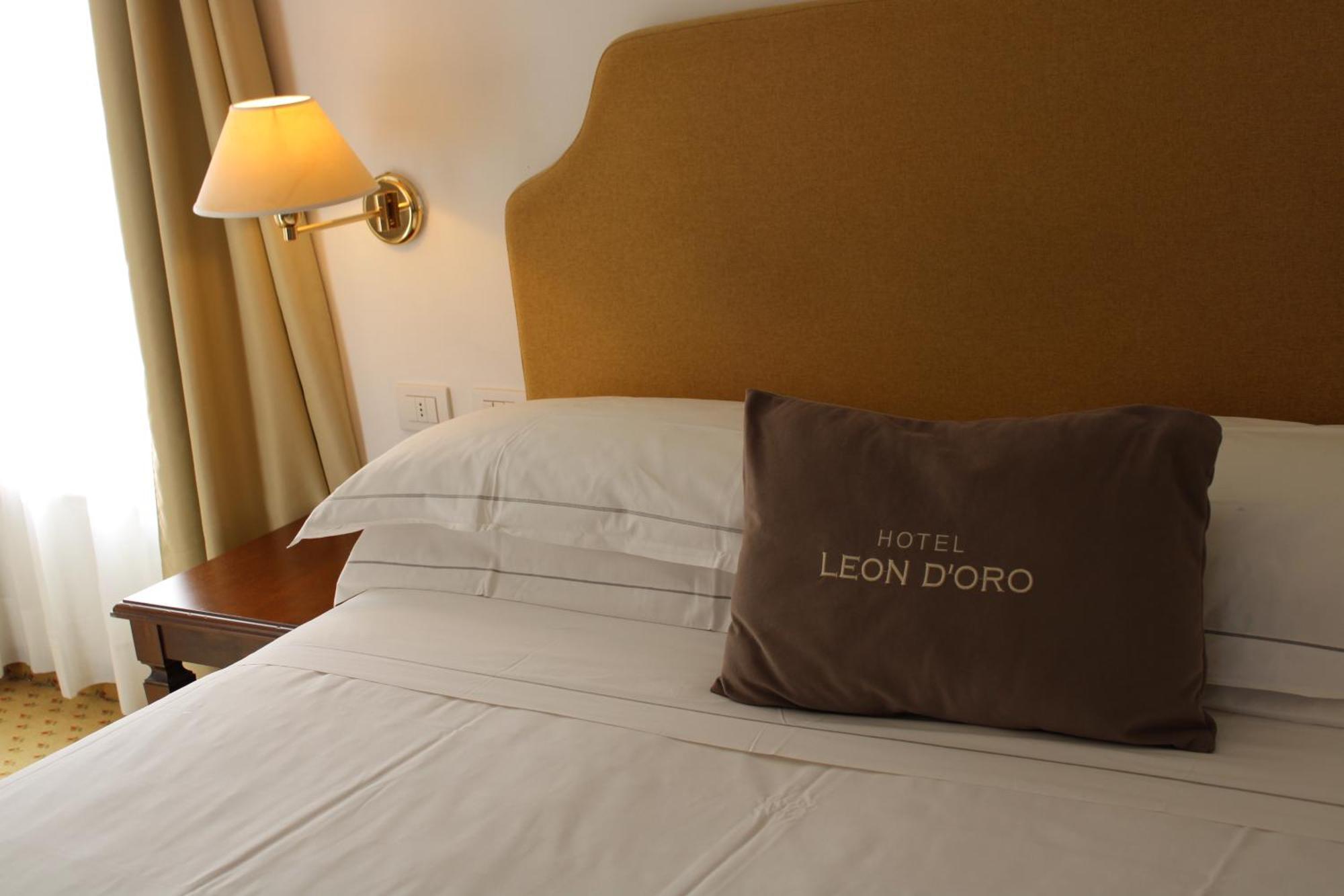 Cora Hotels Leon D'Oro CastellʼArquato エクステリア 写真